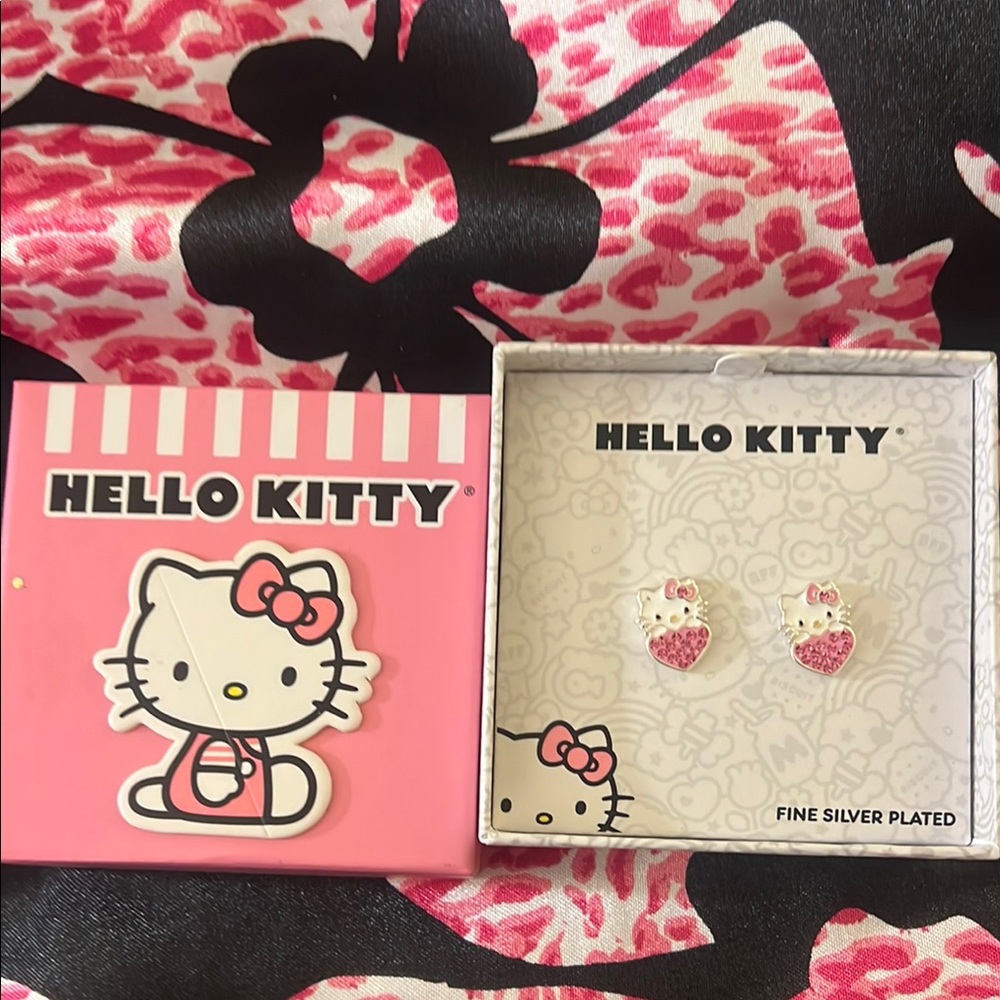 Hello Kitty Pink Heart Earrings
